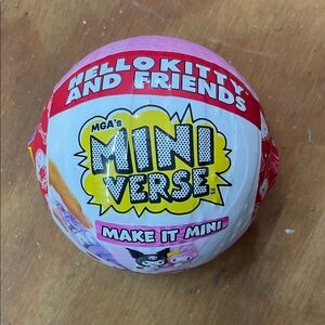Hello kitty Miniverse